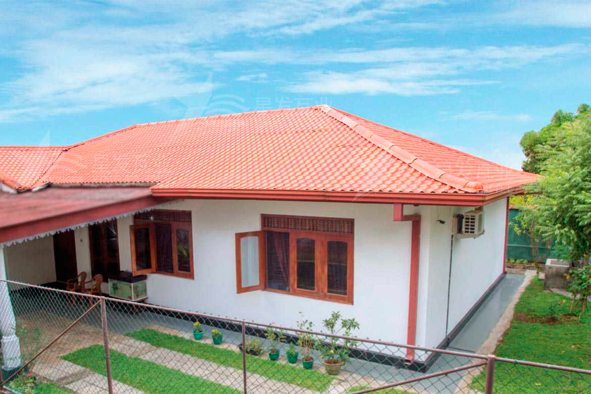 合成樹脂瓦和彩鋼瓦價格哪個更便宜，性價比誰更高一些？