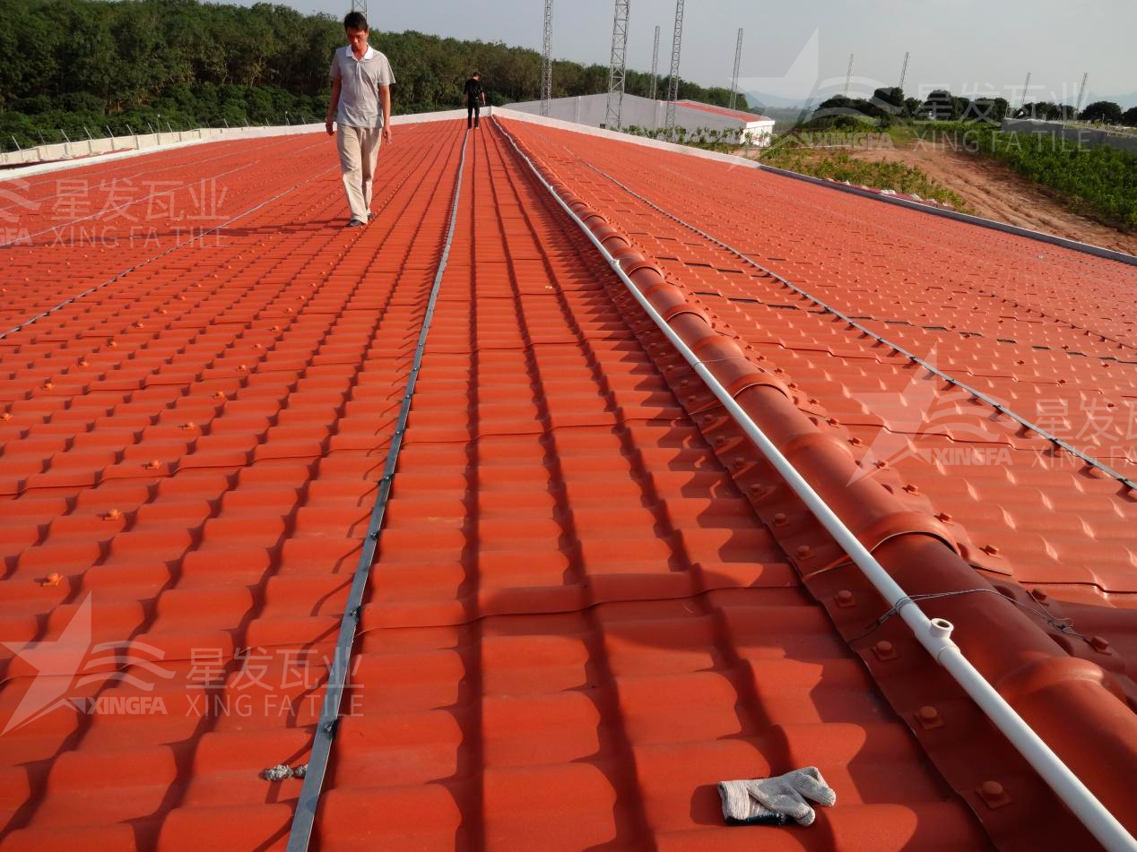 老舊房屋改造，準備安裝樹脂瓦時，發(fā)現(xiàn)漏水，到底怎么解決呢？