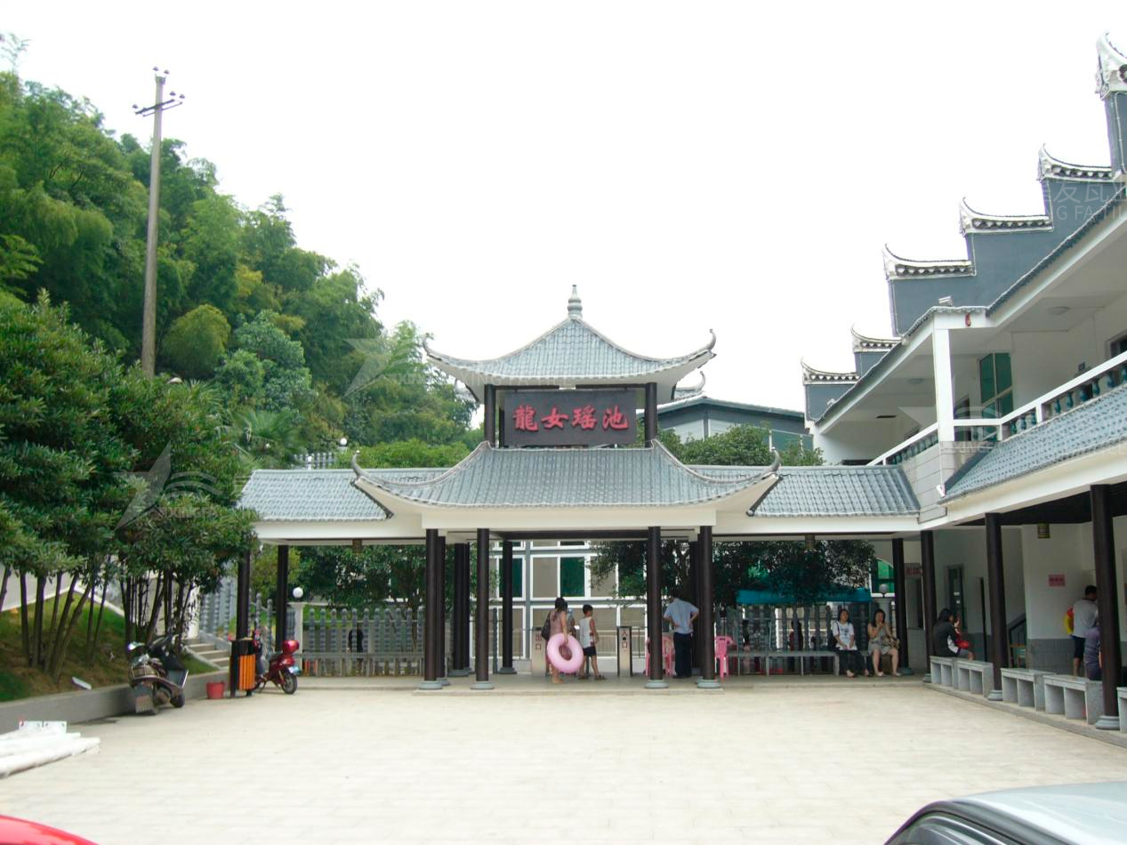 屋頂材料合成樹脂瓦和不銹鋼瓦哪個好？選擇很重要！