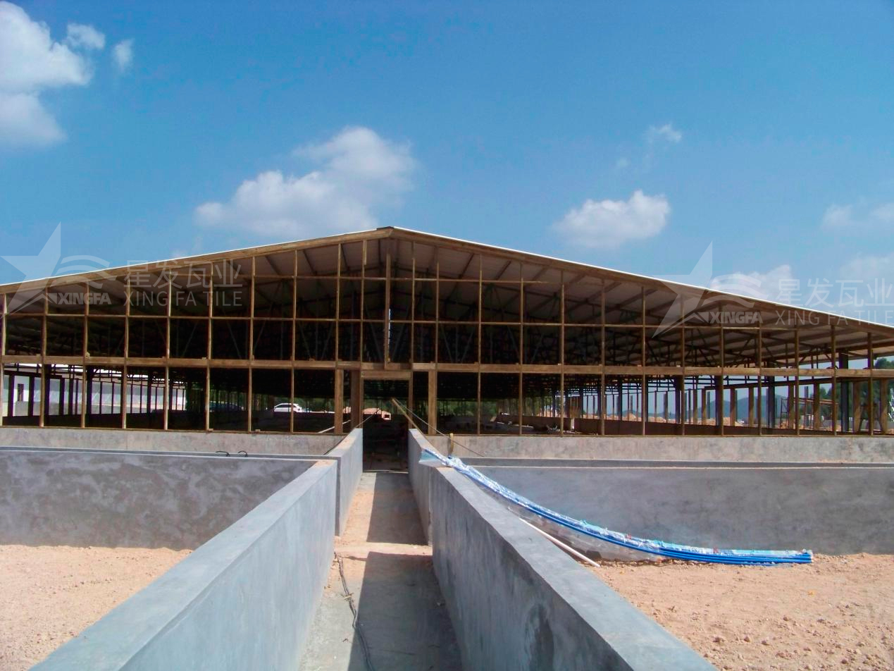 廠房屋頂用PVC中空隔熱瓦的好處？為啥廠房老板愛用PVC中空隔熱瓦