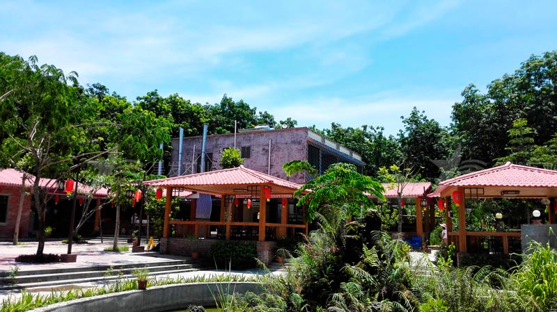 屋面合成樹脂瓦的標(biāo)準(zhǔn)尺寸是多少？通?？梢宰瞿膬煞N尺寸？