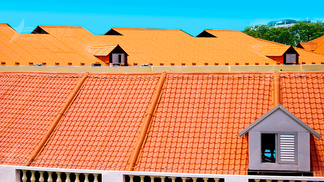 想購買材質(zhì)好的屋面瓦，到底選合成樹脂瓦好還是鋁瓦好？