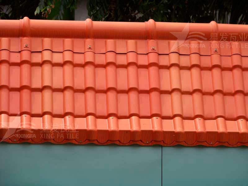 包工包料安裝合成樹脂瓦每平方需要多少錢？