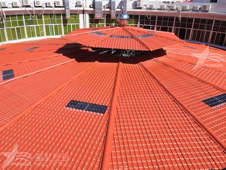 樹(shù)脂瓦的灰底和白底之間的比較：價(jià)格和質(zhì)量上有何差異？