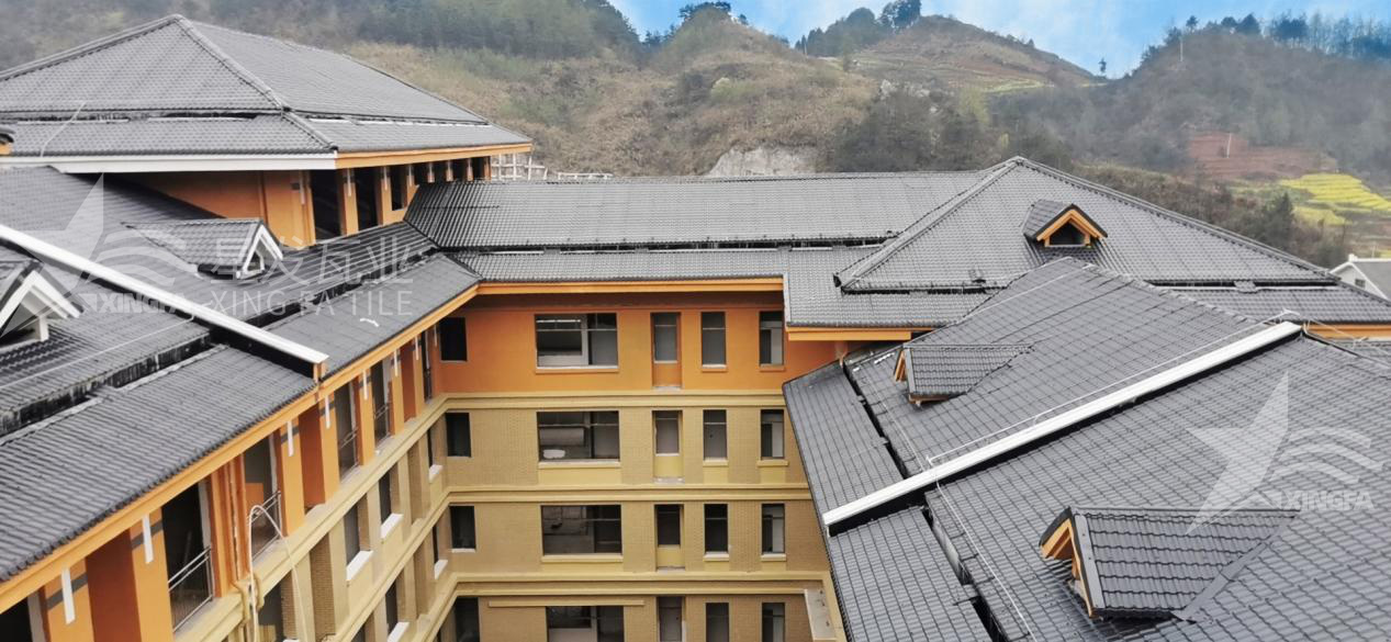 揭秘！包工包料安裝合成樹(shù)脂瓦每平方需要多少錢？