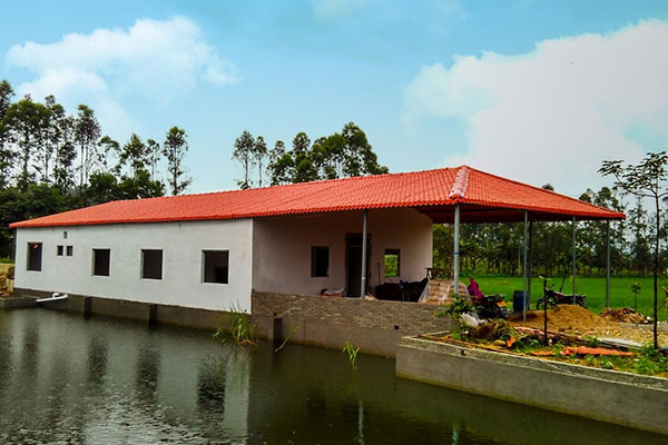 樹(shù)脂瓦抗風(fēng)性能強(qiáng)，安心屋頂保家園